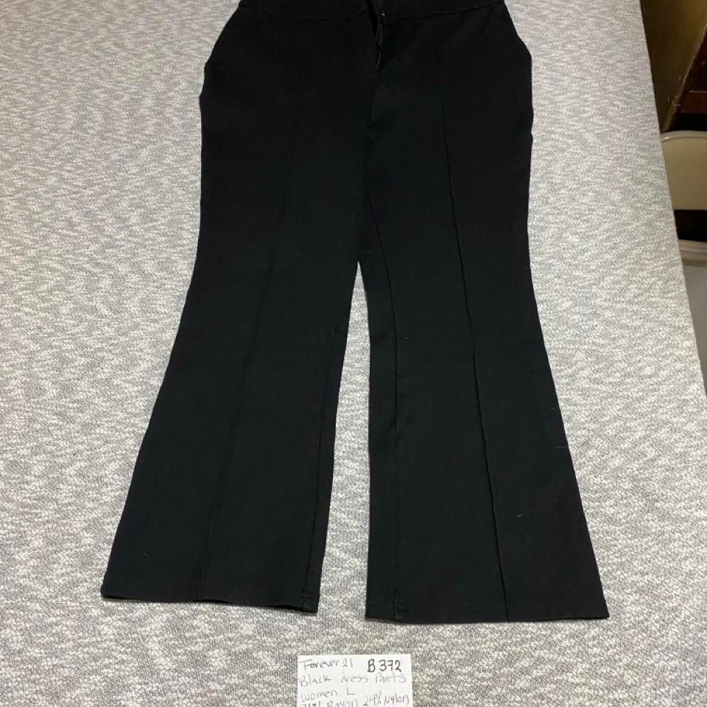 Forever 21 Black Flare dress Pants with pockets women's L. SKU-B372